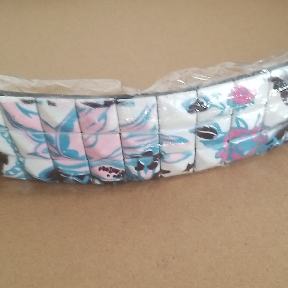 Colorful Graphic Belt - Picture 2 of 4